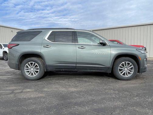 2023 Chevrolet Traverse LT Cloth