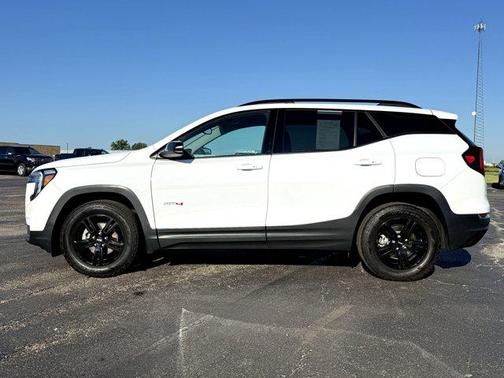 2022 GMC Terrain AWD AT4