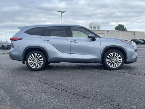 2023 Toyota Highlander Platinum
