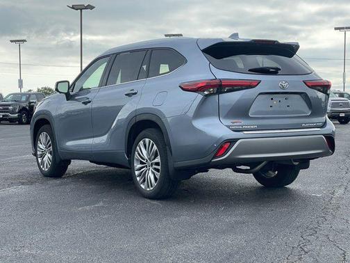 2023 Toyota Highlander Platinum