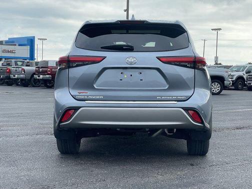 2023 Toyota Highlander Platinum