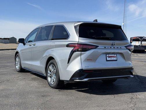 2023 Toyota Sienna XSE 7 Passenger