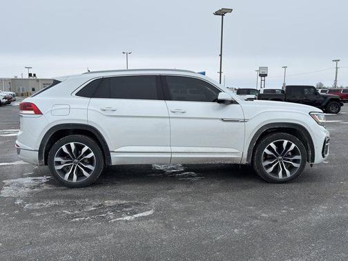 2022 Volkswagen Atlas Cross Sport 3.6L V6 SEL Premium R-Line
