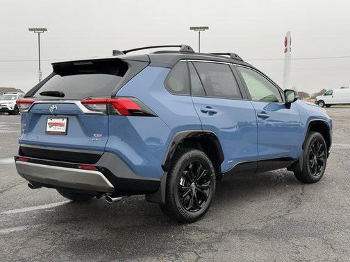 2025 Toyota RAV4 Hybrid SE