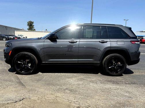 2022 Jeep Grand Cherokee Altitude