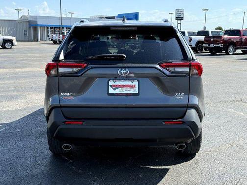 2022 Toyota RAV4 XLE