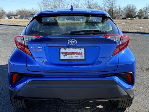 2022 Toyota C-HR XLE