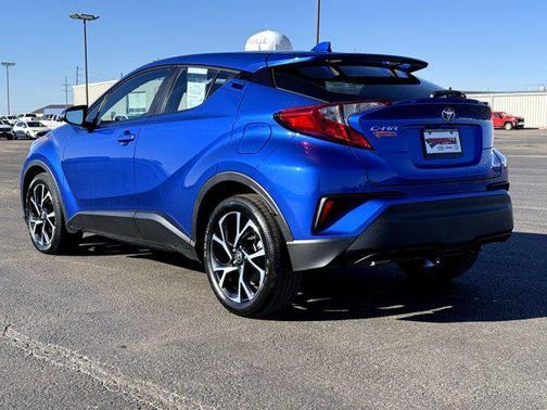 2022 Toyota C-HR XLE