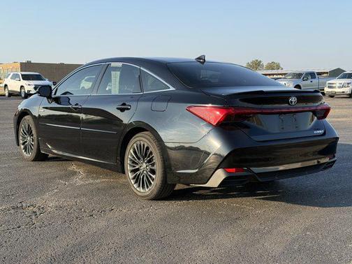 2021 Toyota Avalon Hybrid XSE
