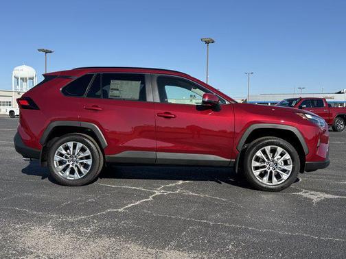 2025 Toyota RAV4 XLE Premium