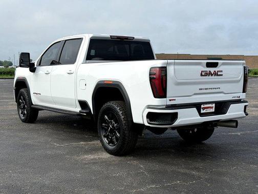 2024 GMC Sierra 2500 AT4