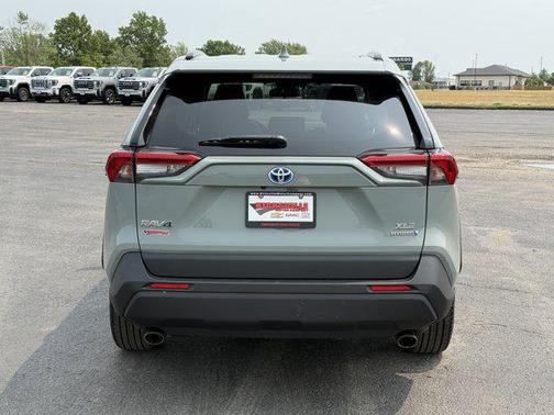 2020 Toyota RAV4 Hybrid XLE