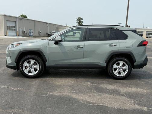 2020 Toyota RAV4 Hybrid XLE