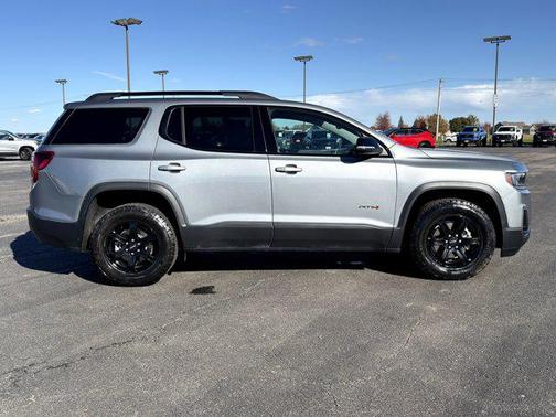 2023 GMC Acadia AWD AT4
