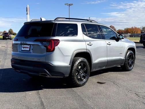 2023 GMC Acadia AWD AT4