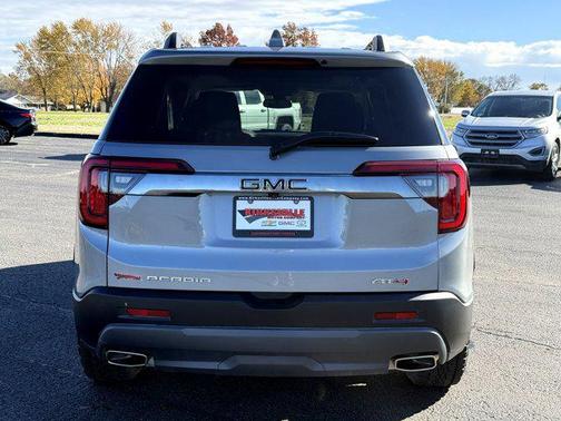 2023 GMC Acadia AWD AT4