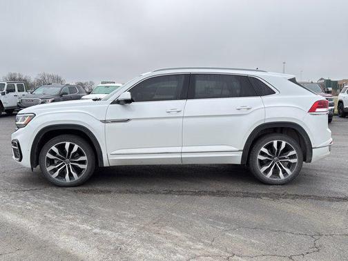 2022 Volkswagen Atlas Cross Sport 3.6L V6 SEL Premium R-Line