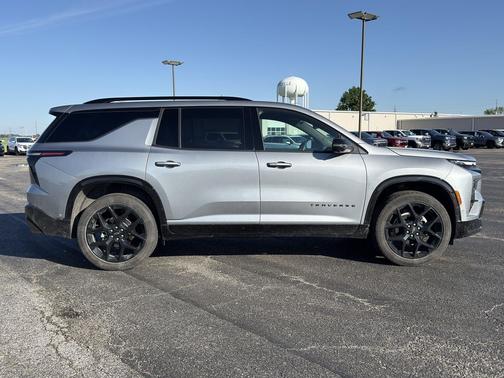 Sterling Gray Metallic 2024 Chevrolet Traverse RS