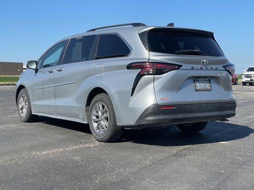 2022 Toyota Sienna XLE 7 Passenger