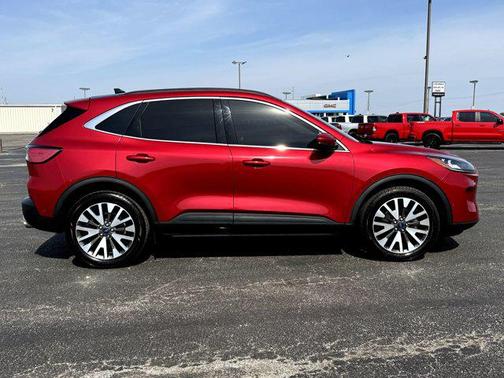 2020 Ford Escape Titanium