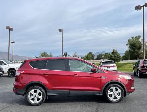 Photo 2 of 24 of 2014 Ford Escape SE