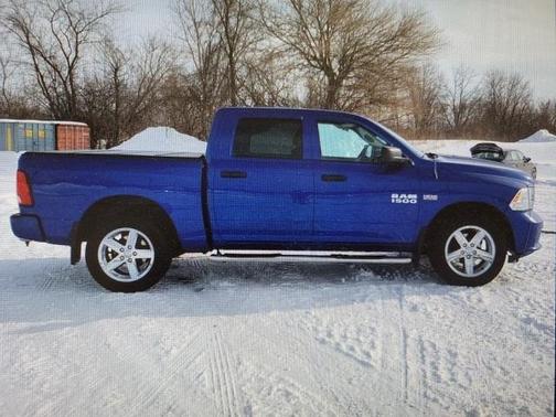 Photo 3 of 8 of 2014 RAM 1500 Tradesman/Express