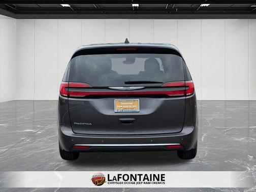 2023 Chrysler Pacifica Touring-L