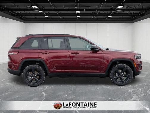 2025 Jeep Grand Cherokee Laredo