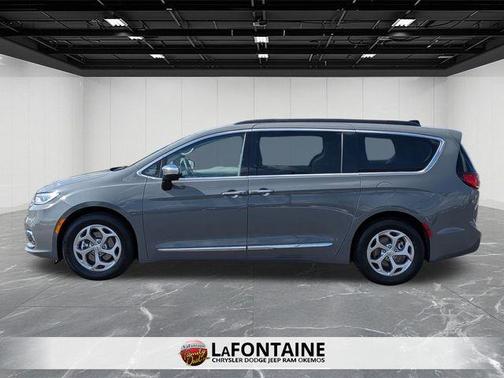 Gray Clearcoat 2023 Chrysler Pacifica Limited
