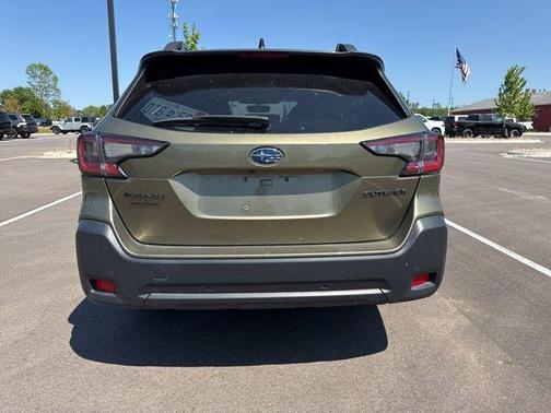 Green Metallic 2025 Subaru Outback Onyx Edition
