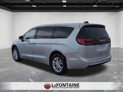 Silver Mist Clearcoat 2026 Chrysler Pacifica Select