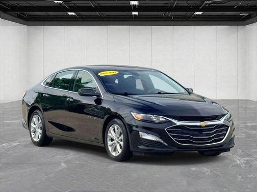 Black Metallic 2022 Chevrolet Malibu LT
