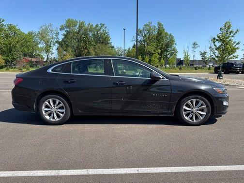 Black Metallic 2022 Chevrolet Malibu LT