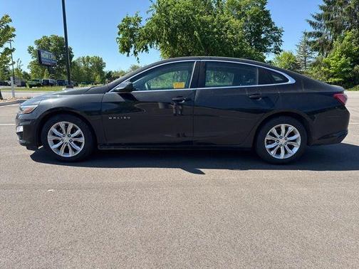 Black Metallic 2022 Chevrolet Malibu LT