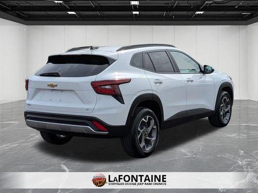 Summit White 2025 Chevrolet Trax LT