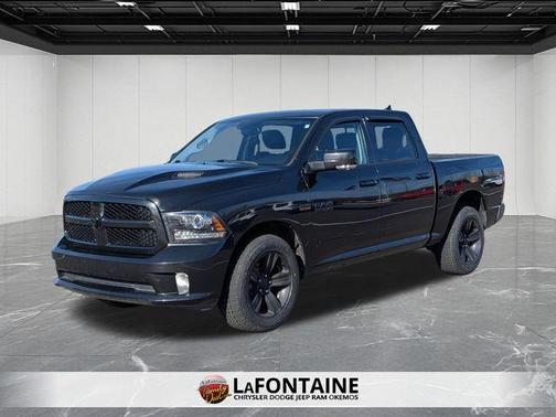 Brilliant Black Crystal Pearlcoat 2018 RAM 1500 Night