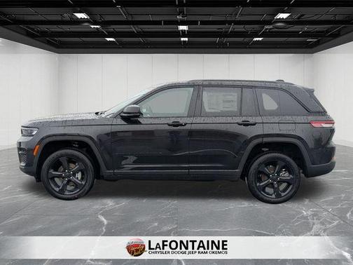 2025 Jeep Grand Cherokee Laredo