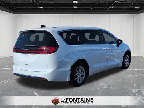 2024 Chrysler Pacifica Touring-L