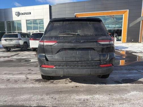 2024 Jeep Grand Cherokee Laredo