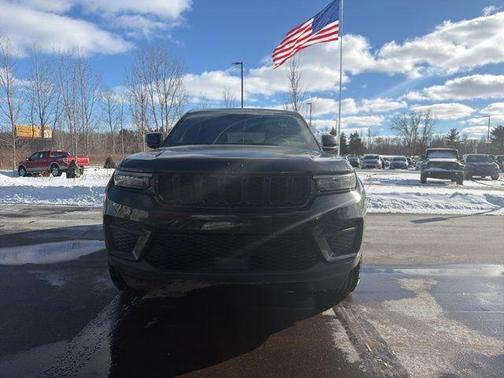 2024 Jeep Grand Cherokee Laredo