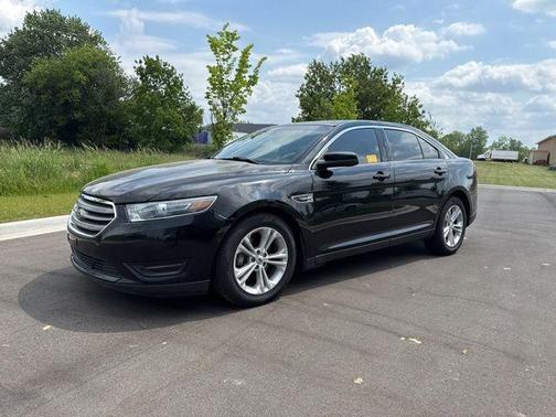 Shadow Black 2018 Ford Taurus SEL