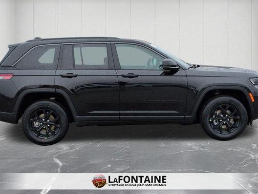 Diamond Black 2026 Jeep Grand Cherokee Laredo