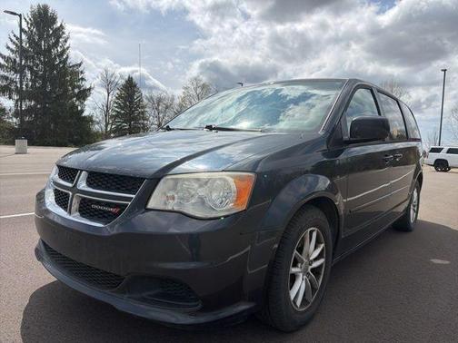 Maximum Steel Metallic 2013 Dodge Grand Caravan SXT