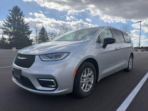 2024 Chrysler Pacifica Touring-L