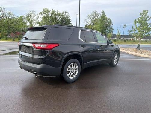 Black Metallic 2020 Chevrolet Traverse LT Cloth