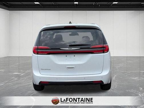 Bright White Clearcoat 2024 Chrysler Pacifica Touring-L