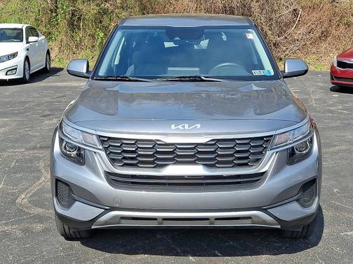 Steel Gray 2023 Kia Seltos LX