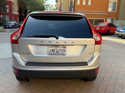 Silver 2010 Volvo XC60 3.2