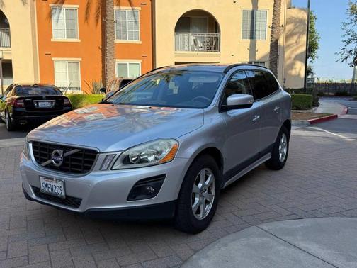 Silver 2010 Volvo XC60 3.2