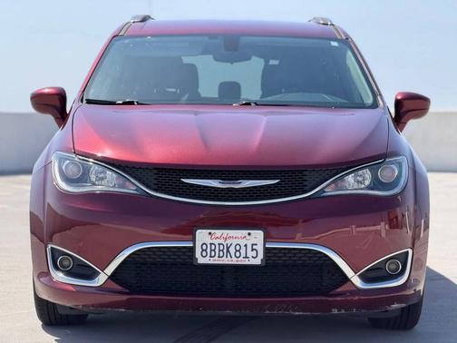 Velvet Red Pearlcoat 2018 Chrysler Pacifica Touring-L